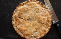 Video Recipe – How to Make a Whole Wheat Pie Crust