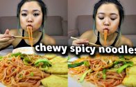 How to Enjoy Chewy Spicy Noodles – Vegan – MUKBANG EATING SHOW